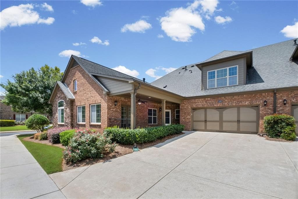 3 bedroom, 3 bathroom, 2,230 sq ft condominium for sale at 4206 Lanier Ridge Walk 504, Cumming, GA 30041 — photo 2