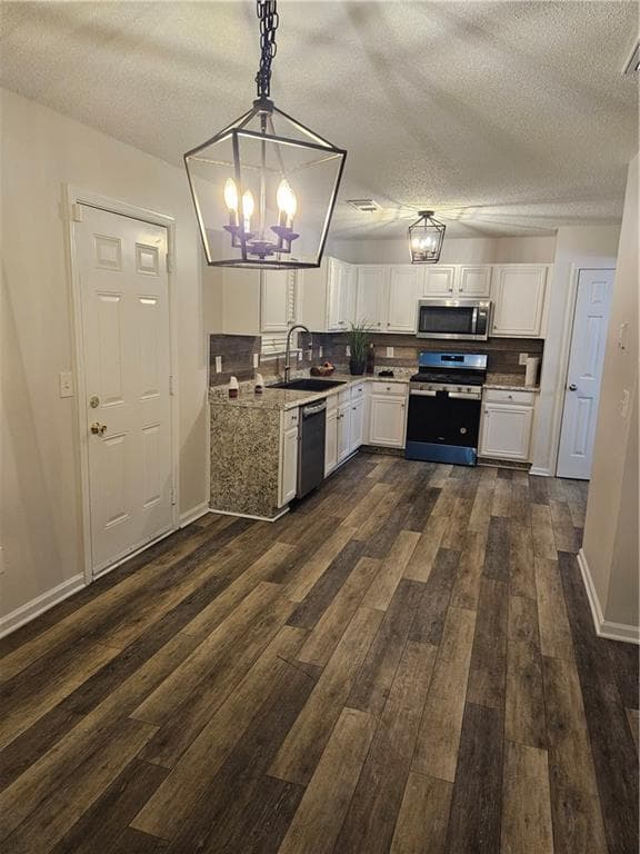 4 bedroom, 3 bathroom, 2,034 sq ft single family residence under contract at 4230 Winston Circle, Atlanta, GA 30349 — photo 5