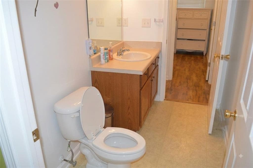 3 bedroom, 4 bathroom, 1,983 sq ft townhouse for sale at 1473 Knights Trail, Stone Mountain, GA 30083 — photo 10