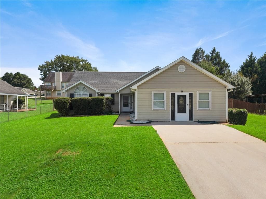 3 bedroom, 2 bathroom, 1,291 sq ft single family residence under contract at 7001 Kingston Lane, Mcdonough, GA 30253
