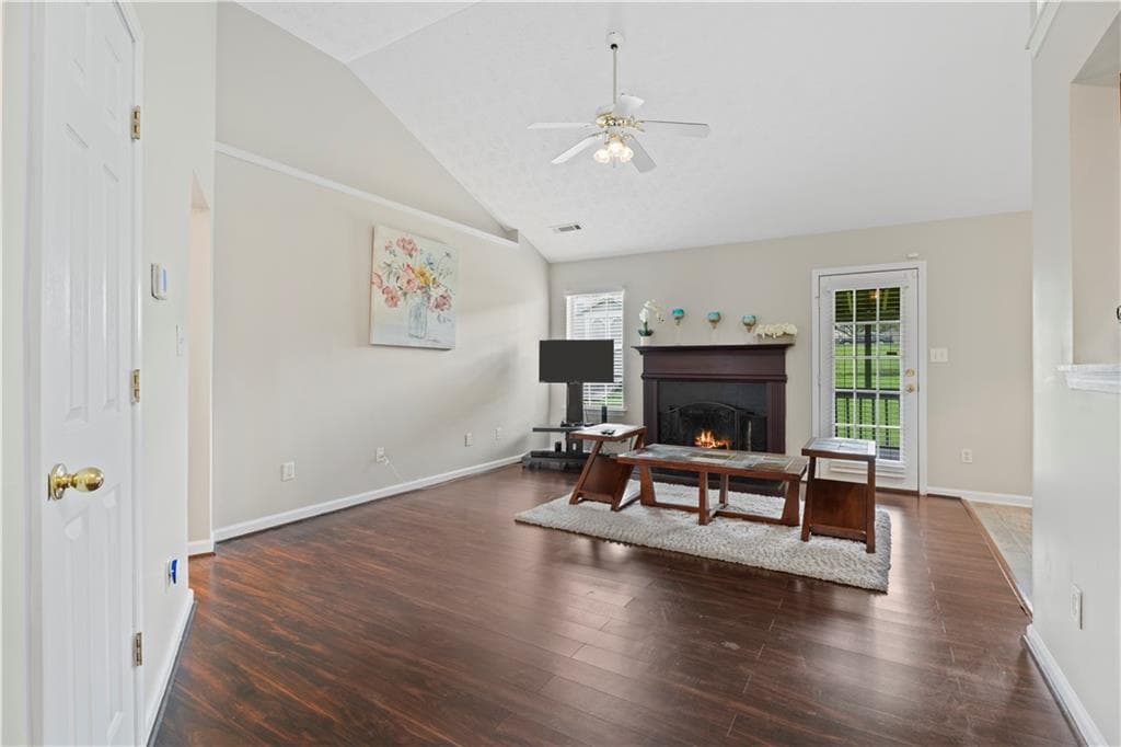 3 bedroom, 2 bathroom, 1,291 sq ft single family residence under contract at 7001 Kingston Lane, Mcdonough, GA 30253 — photo 7