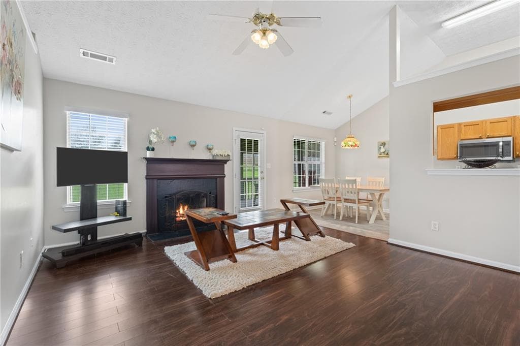 3 bedroom, 2 bathroom, 1,291 sq ft single family residence under contract at 7001 Kingston Lane, Mcdonough, GA 30253 — photo 8