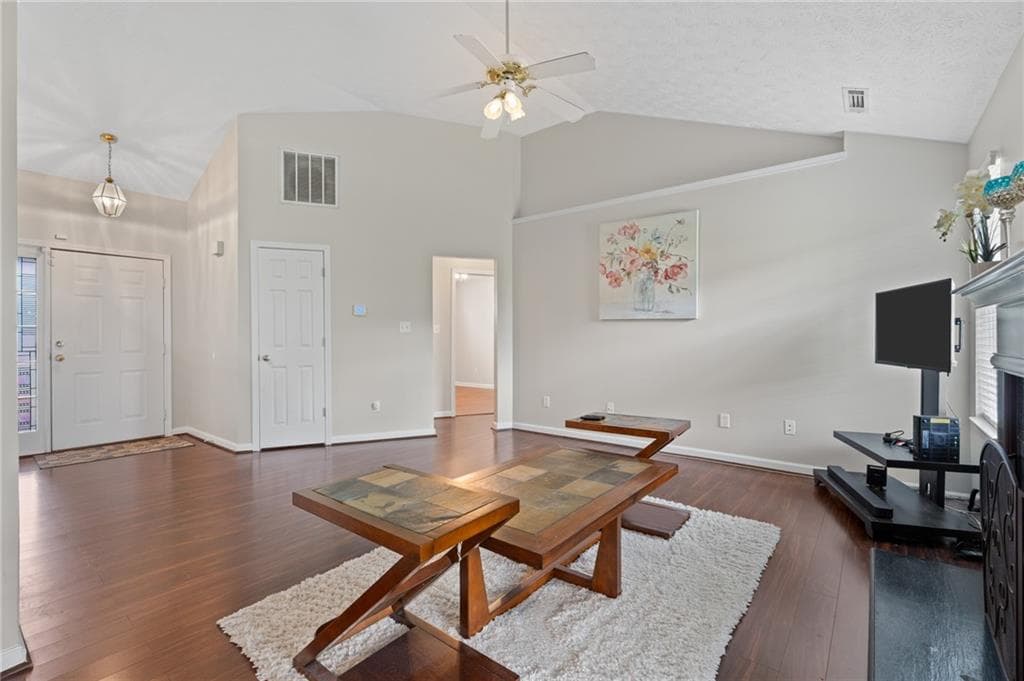 3 bedroom, 2 bathroom, 1,291 sq ft single family residence under contract at 7001 Kingston Lane, Mcdonough, GA 30253 — photo 9