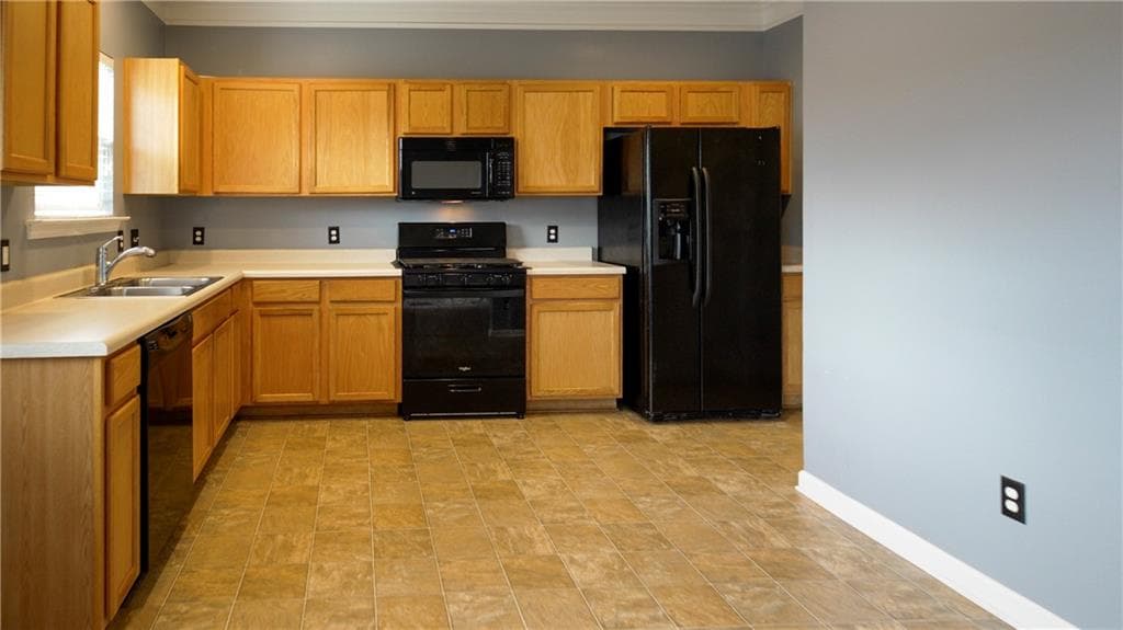 3 bedroom, 3 bathroom, 1,556 sq ft single family residence under contract at 2416 Black Forest Drive, Conyers, GA 30012 — photo 8