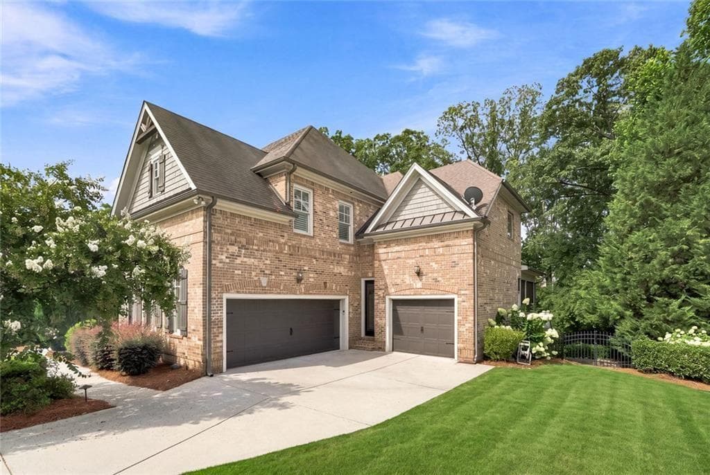 5 bedroom, 6 bathroom, 6,865 sq ft single family residence for sale at 1992 Stonewater Court, Hoschton, GA 30548 — photo 4