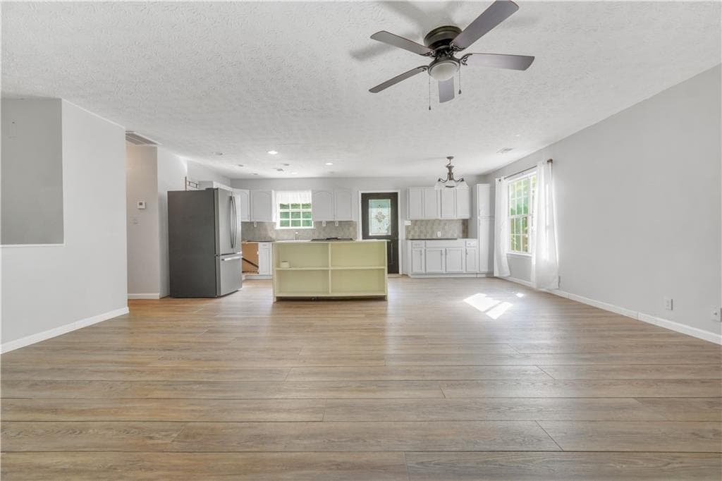 3 bedroom, 3 bathroom, 2,160 sq ft single family residence for sale at 376 Doe Lane, Mansfield, GA 30055 — photo 6