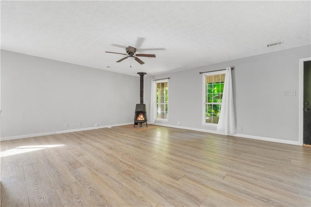 3 bedroom, 3 bathroom, 2,160 sq ft single family residence for sale at 376 Doe Lane, Mansfield, GA 30055 — photo 8