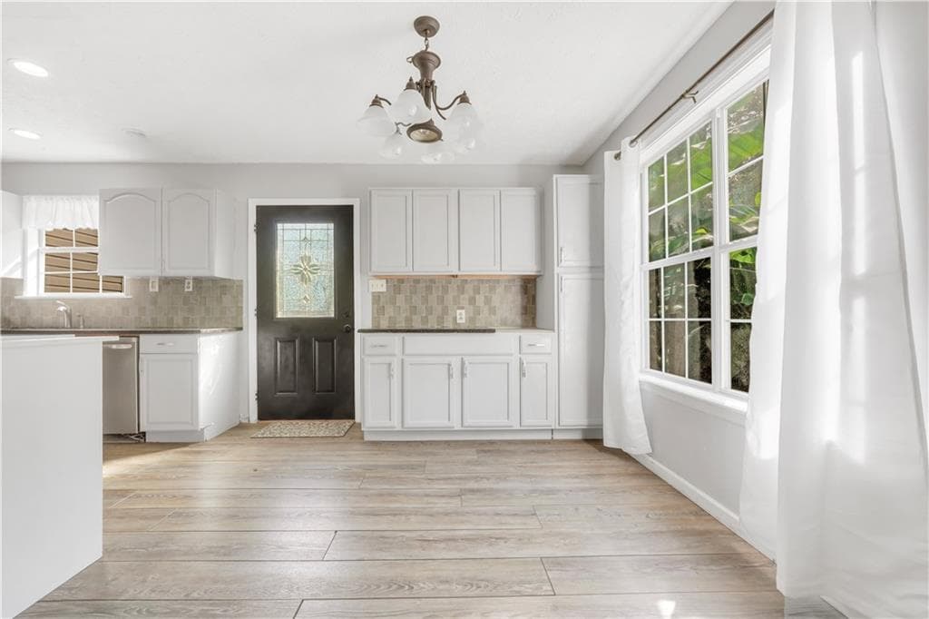 3 bedroom, 3 bathroom, 2,160 sq ft single family residence for sale at 376 Doe Lane, Mansfield, GA 30055 — photo 10