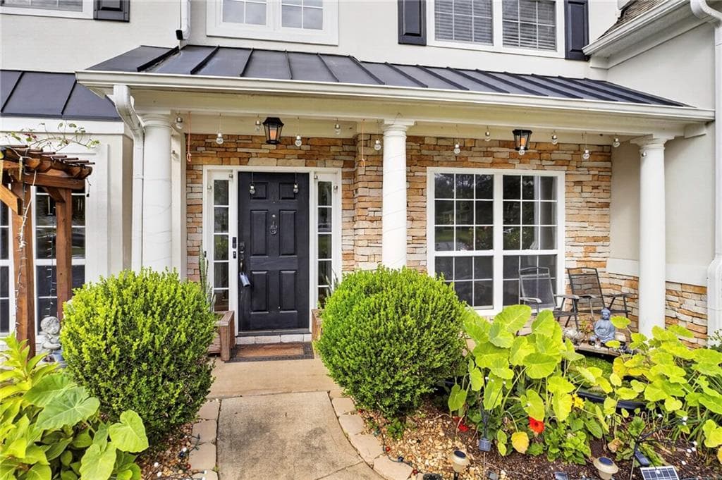 5 bedroom, 4 bathroom, 3,893 sq ft single family residence for sale at 2828 Autumn Ridge Lane, Lawrenceville, GA 30044 — photo 3