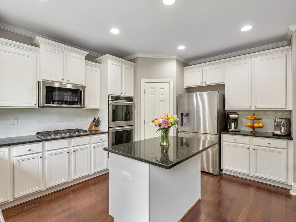 8 bedroom, 5 bathroom, 4,788 sq ft single family residence for sale at 62 Applewood Lane, Acworth, GA 30101 — photo 3