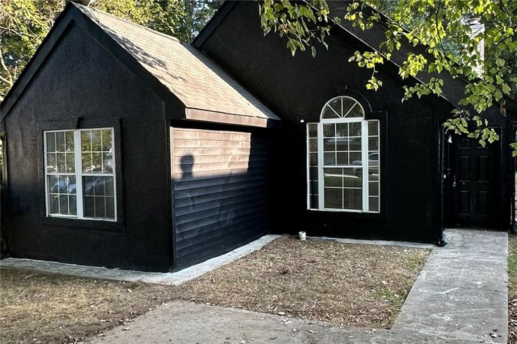 3 bedroom, 2 bathroom, 1,314 sq ft single family residence for sale at 633 Sandys Lane, Atlanta, GA 30354