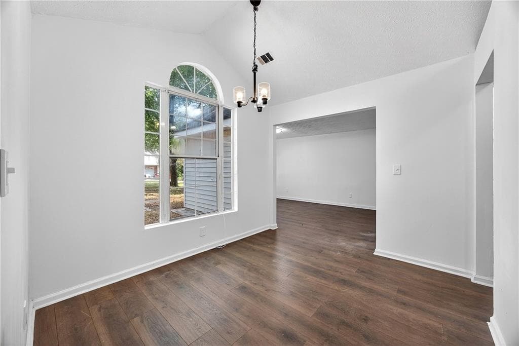 3 bedroom, 2 bathroom, 1,314 sq ft single family residence for sale at 633 Sandys Lane, Atlanta, GA 30354 — photo 3