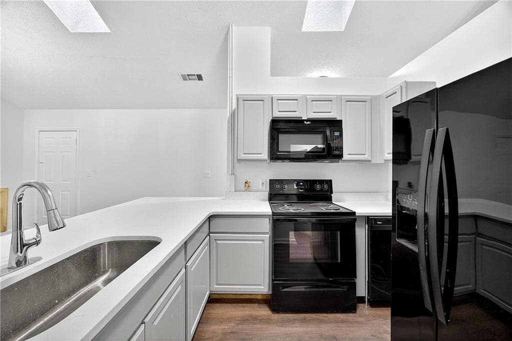 3 bedroom, 2 bathroom, 1,314 sq ft single family residence for sale at 633 Sandys Lane, Atlanta, GA 30354 — photo 5