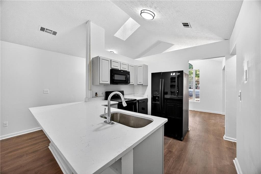3 bedroom, 2 bathroom, 1,314 sq ft single family residence for sale at 633 Sandys Lane, Atlanta, GA 30354 — photo 6