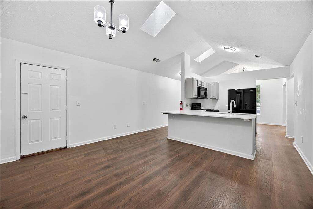 3 bedroom, 2 bathroom, 1,314 sq ft single family residence for sale at 633 Sandys Lane, Atlanta, GA 30354 — photo 8