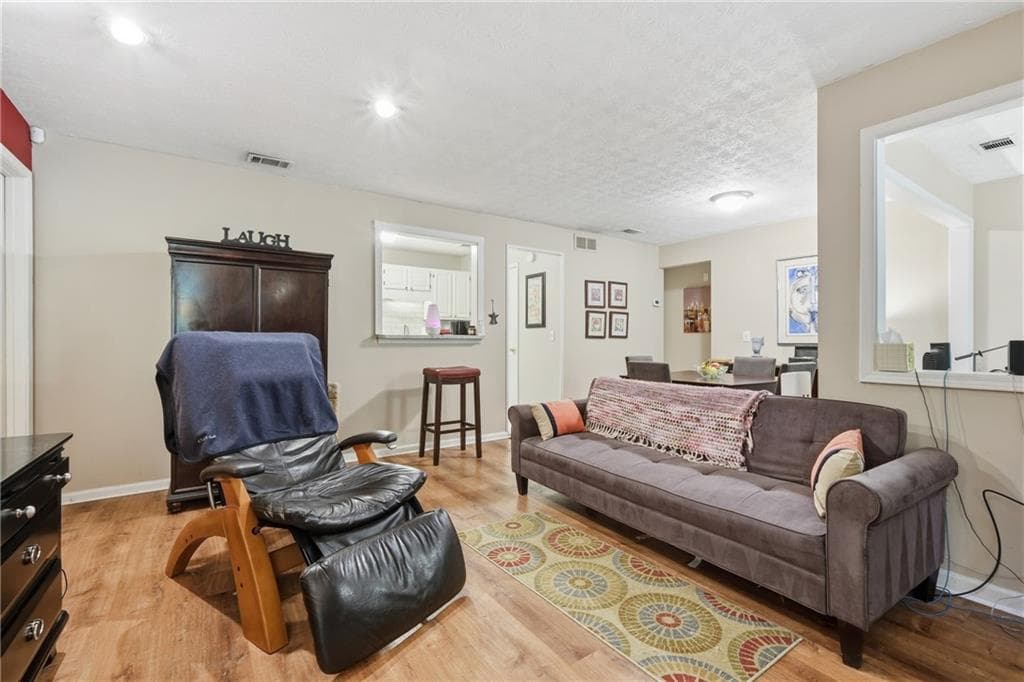 2 bedroom, 2 bathroom, 1,182 sq ft condominium for sale at 4012 Woodridge Way, Tucker, GA 30084 — photo 5