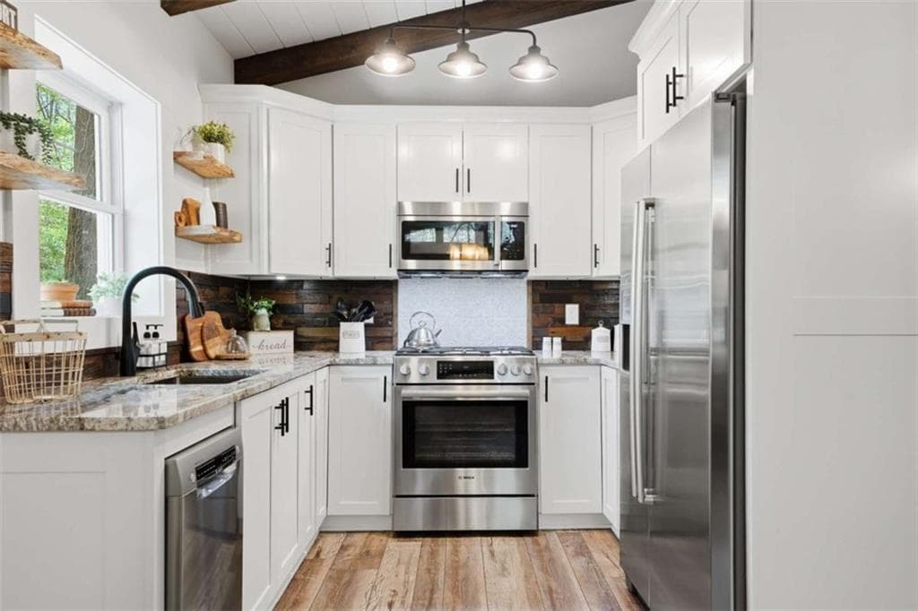 2 bedroom, 1 bathroom, 960 sq ft single family residence for sale at 10758 Chatsworth Highway, Ellijay, GA 30540 — photo 10