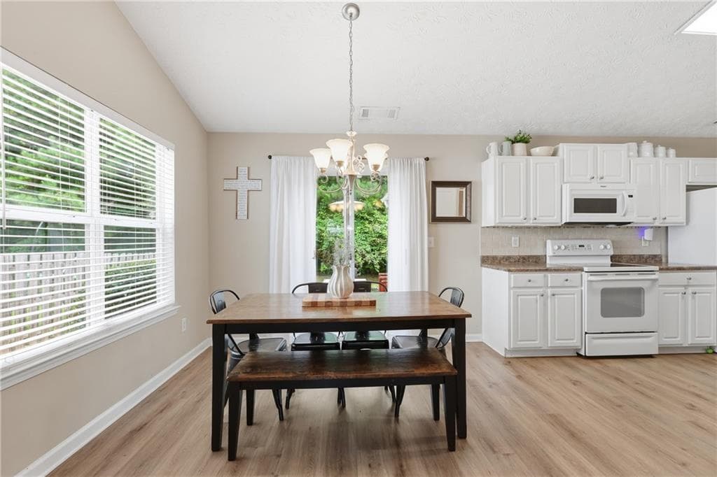 3 bedroom, 2 bathroom, 1,397 sq ft single family residence under contract at 175 Summerbrook Road, Braselton, GA 30517 — photo 6