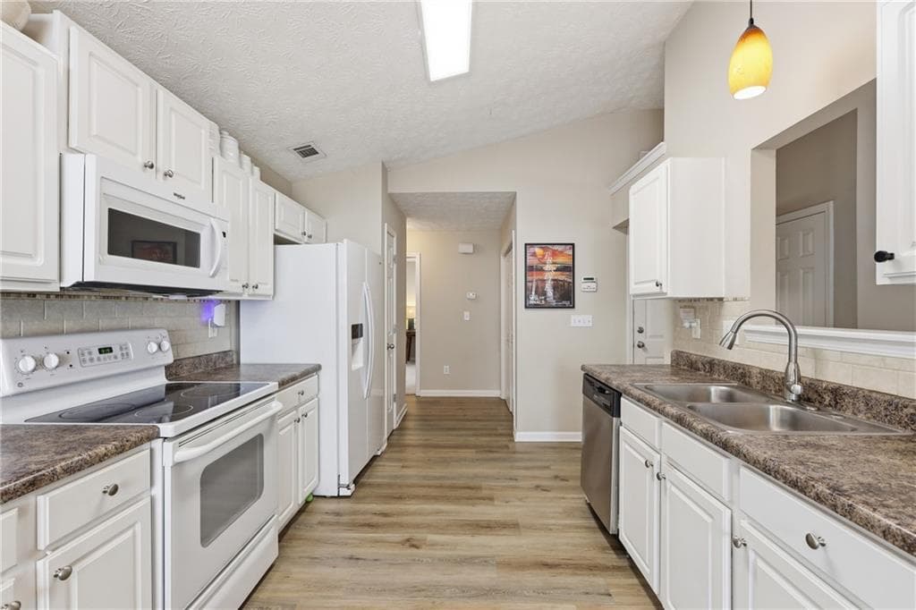 3 bedroom, 2 bathroom, 1,397 sq ft single family residence under contract at 175 Summerbrook Road, Braselton, GA 30517 — photo 8