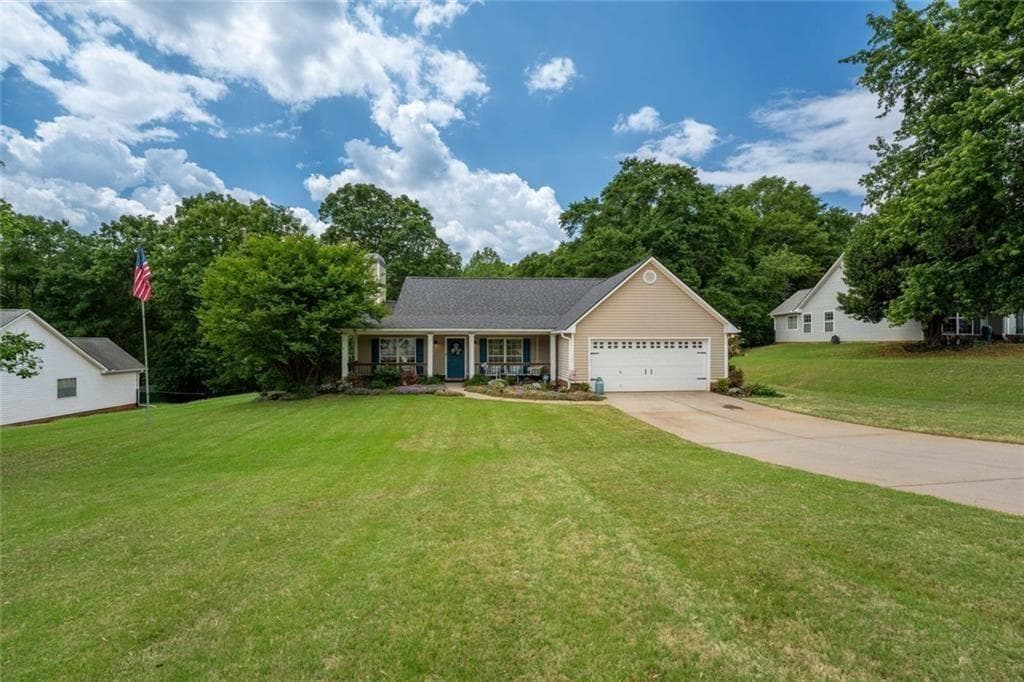 3 bedroom, 2 bathroom, 1,538 sq ft single family residence for sale at 329 Tallassee Lane, Statham, GA 30666 — photo 3