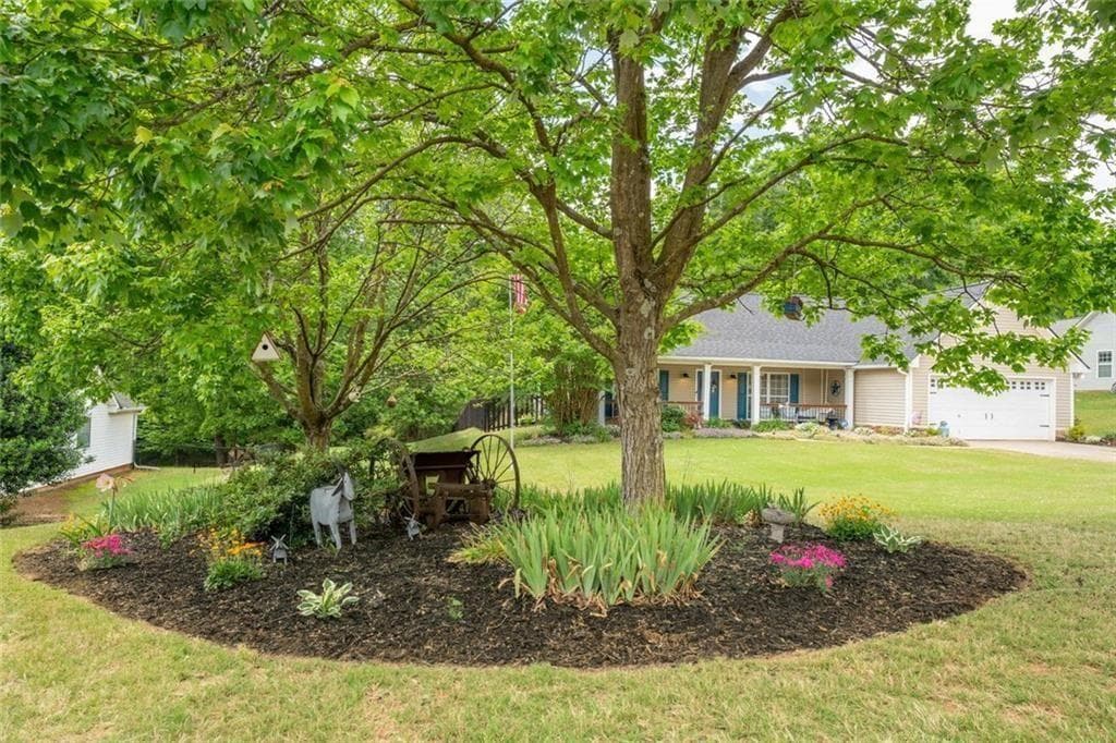 3 bedroom, 2 bathroom, 1,538 sq ft single family residence for sale at 329 Tallassee Lane, Statham, GA 30666 — photo 4