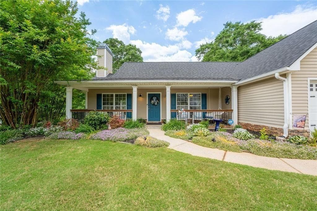 3 bedroom, 2 bathroom, 1,538 sq ft single family residence for sale at 329 Tallassee Lane, Statham, GA 30666 — photo 5