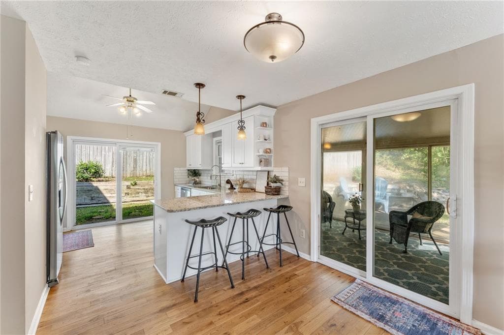 3 bedroom, 2 bathroom, 1,300 sq ft townhouse under contract at 1047 Kennesborough Road, Kennesaw, GA 30144 — photo 7