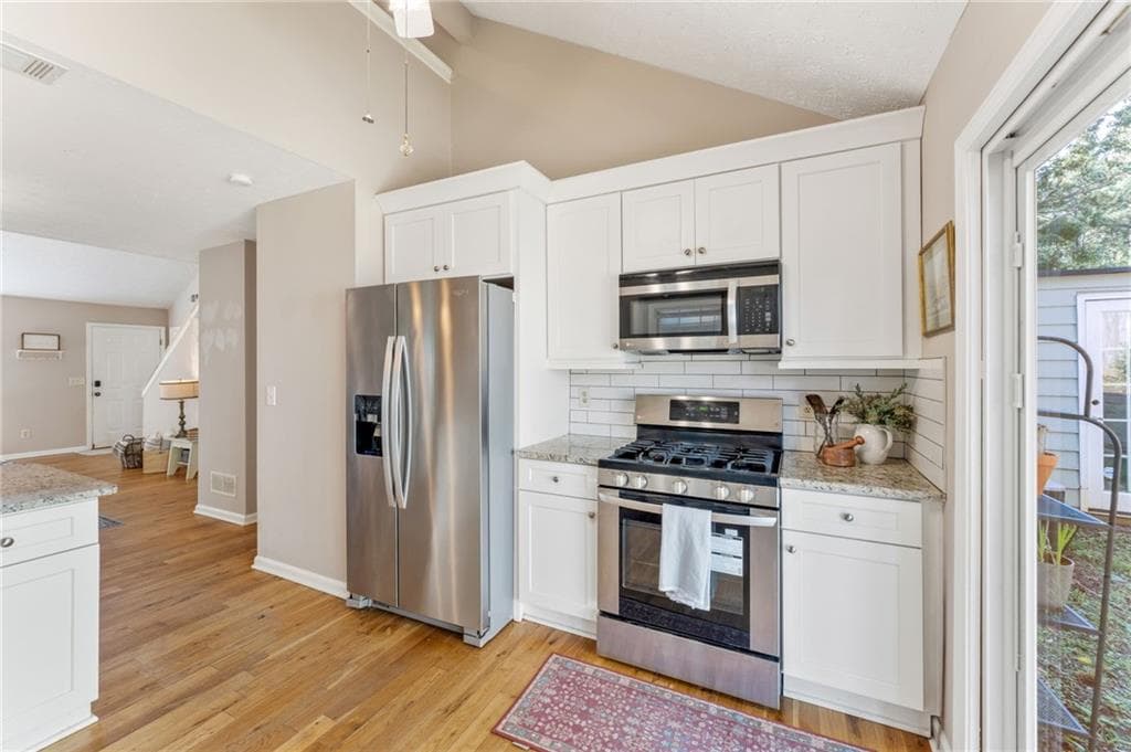 3 bedroom, 2 bathroom, 1,300 sq ft townhouse under contract at 1047 Kennesborough Road, Kennesaw, GA 30144 — photo 8
