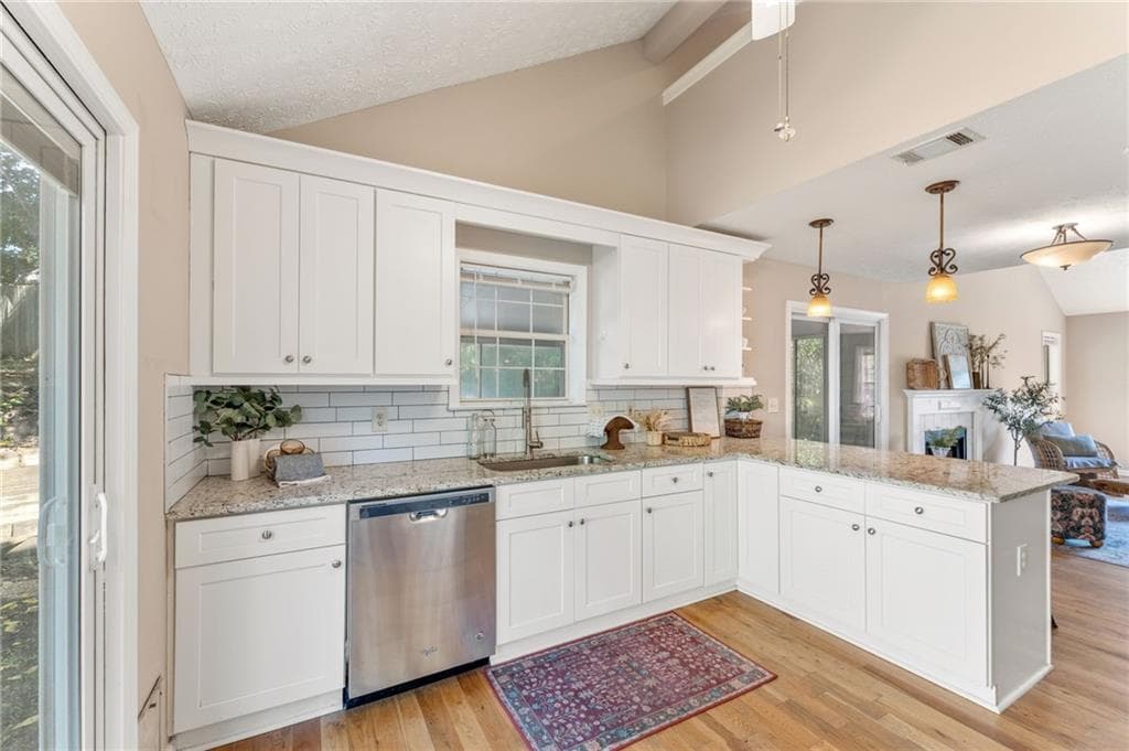 3 bedroom, 2 bathroom, 1,300 sq ft townhouse under contract at 1047 Kennesborough Road, Kennesaw, GA 30144 — photo 9
