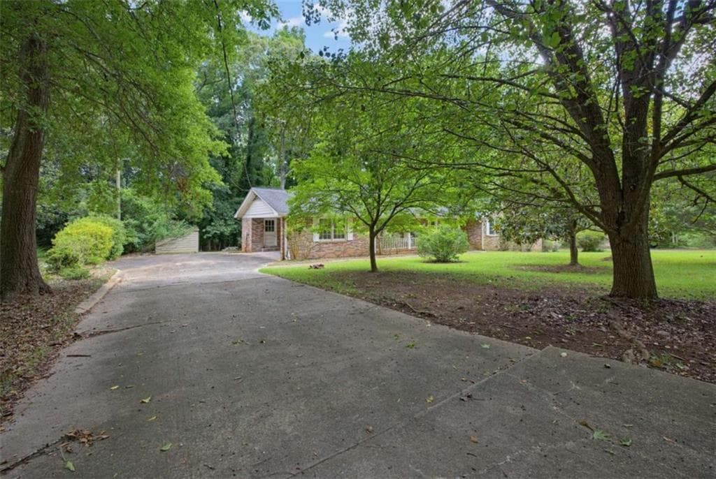 3 bedroom, 2 bathroom, 2,172 sq ft single family residence for sale at 140 Horseshoe Circle, Athens, GA 30605 — photo 3