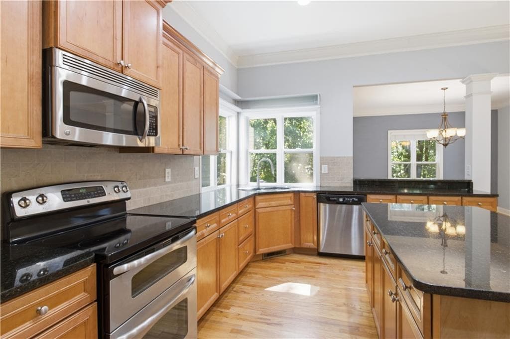 4 bedroom, 3 bathroom, 2,690 sq ft single family residence for sale at 128 Fern Park Drive, Dawsonville, GA 30534 — photo 4