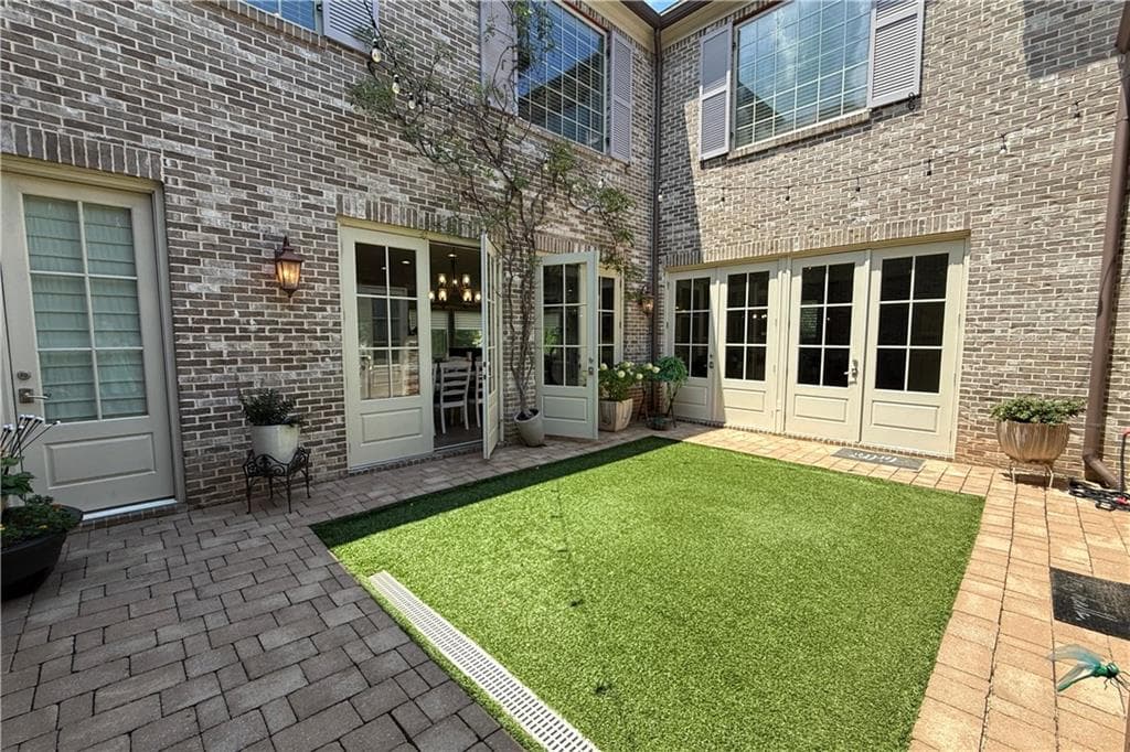 6 bedroom, 7 bathroom, 6,101 sq ft single family residence for sale at 6509 Snug Harbor Court, Flowery Branch, GA 30542 — photo 6