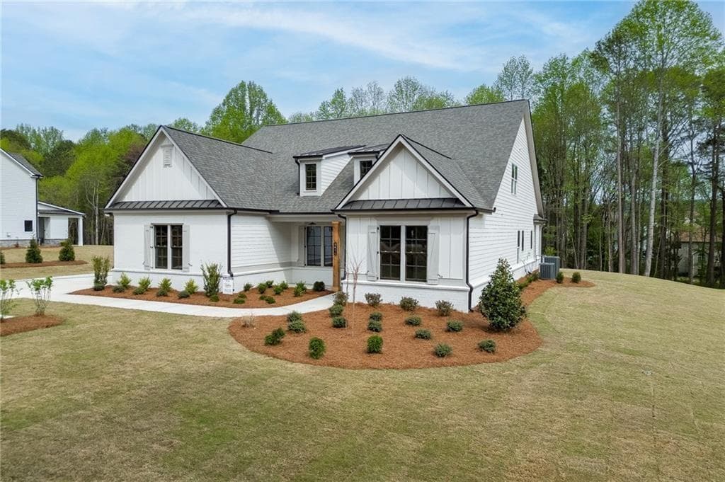 4 bedroom, 4 bathroom, 3,272 sq ft single family residence for sale at 5410 Settingdown Road, Cumming, GA 30041 — photo 3