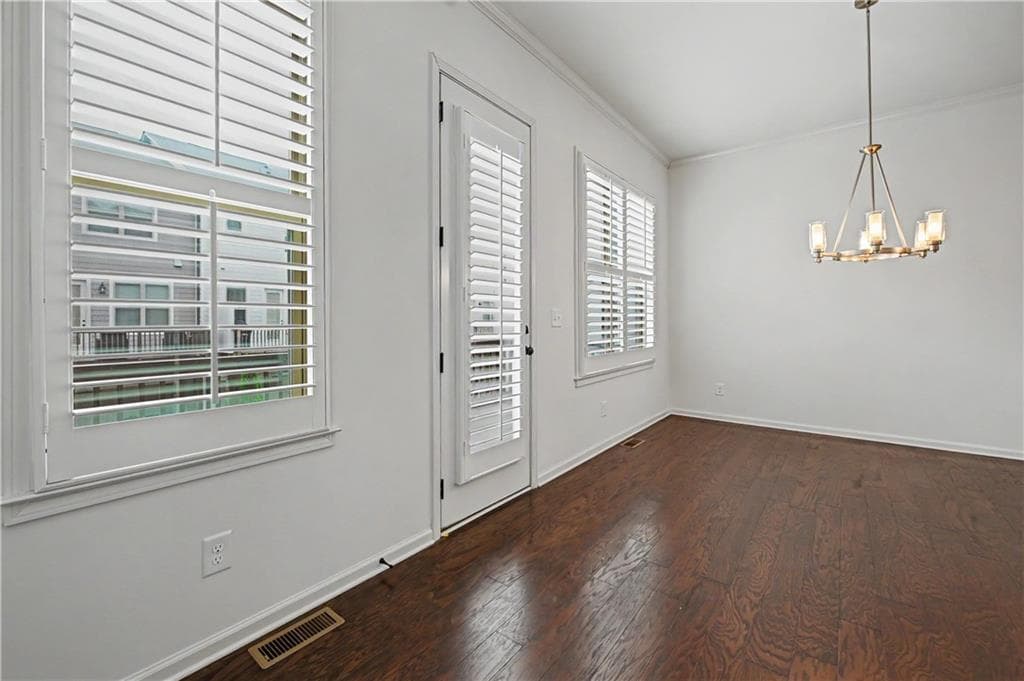 3 bedroom, 4 bathroom, 2,498 sq ft townhouse for rent at 16 Lochurst Lane, Roswell, GA 30076 for $3,600 a month — photo 5