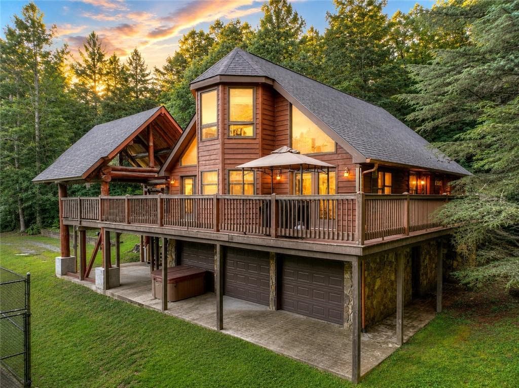 8 bedroom, 7 bathroom, 6,121 sq ft single family residence for sale at 76 Serenity Place, Ellijay, GA 30540 — photo 4
