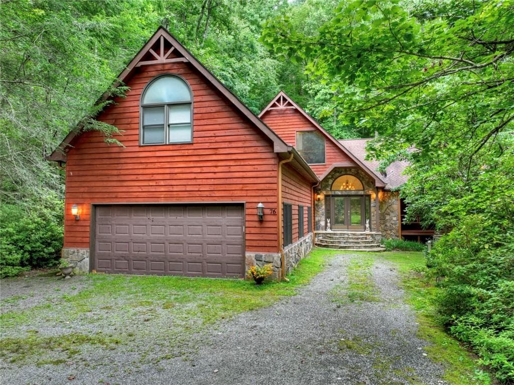 8 bedroom, 7 bathroom, 6,121 sq ft single family residence for sale at 76 Serenity Place, Ellijay, GA 30540 — photo 5