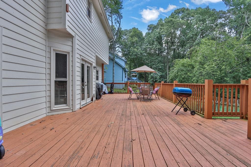 4 bedroom, 3 bathroom, 2,750 sq ft single family residence for sale at 2645 Sandstone Drive, Lawrenceville, GA 30043 — photo 5