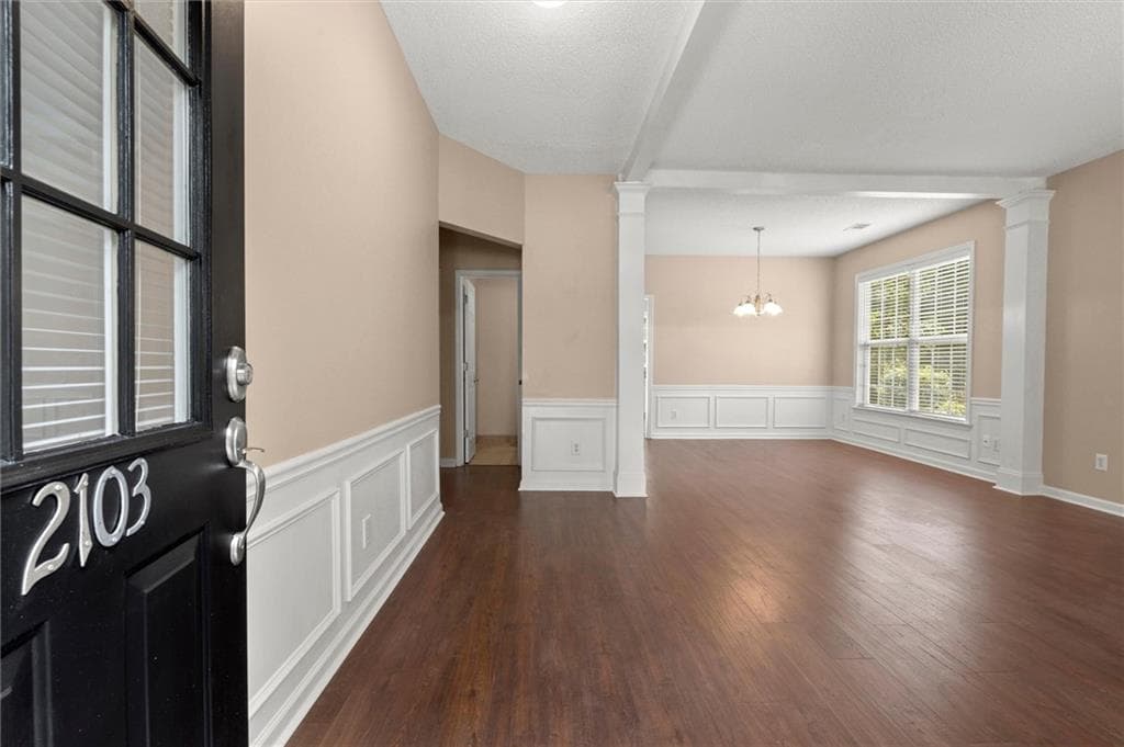 3 bedroom, 3 bathroom, 2,031 sq ft single family residence under contract at 2103 Clearvista Drive, Acworth, GA 30101 — photo 2