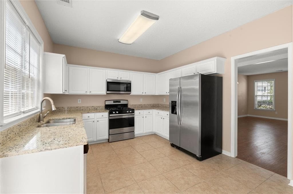 3 bedroom, 3 bathroom, 2,031 sq ft single family residence under contract at 2103 Clearvista Drive, Acworth, GA 30101 — photo 5