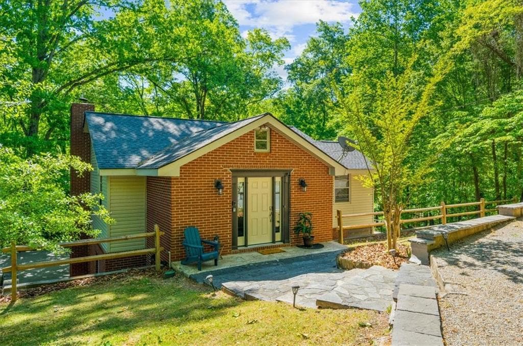 4 bedroom, 3 bathroom, 2,202 sq ft single family residence for sale at 9670 Lee Circle, Gainesville, GA 30506