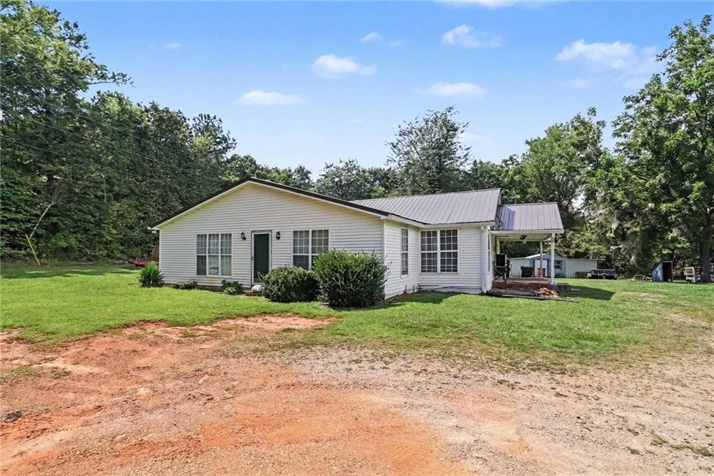2 bedroom, 2 bathroom, 1,400 sq ft single family residence for sale at 88 Old Waco Road, Bremen, GA 30110