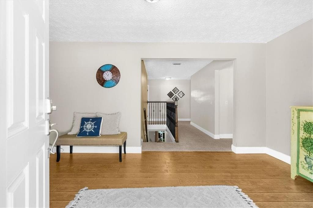 4 bedroom, 3 bathroom, 2,202 sq ft single family residence for sale at 9670 Lee Circle, Gainesville, GA 30506 — photo 6