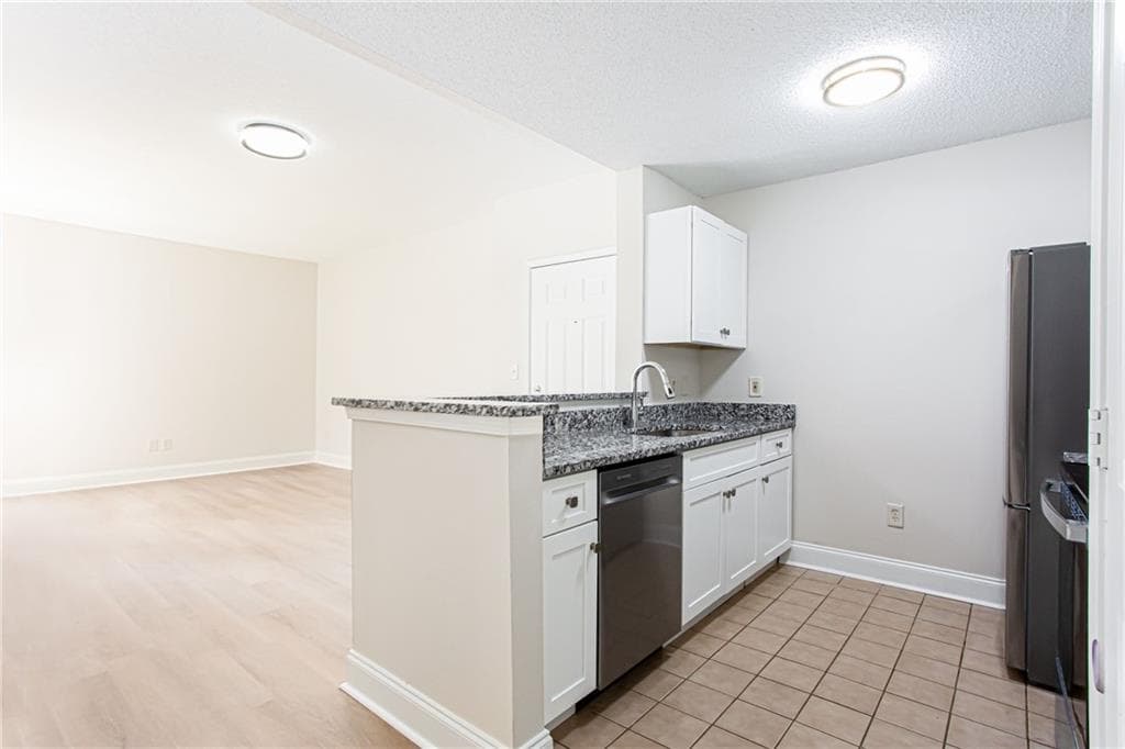 1 bedroom, 1 bathroom, 720 sq ft condominium for sale at 1075 Peachtree Walk A312, Atlanta, GA 30309 — photo 6