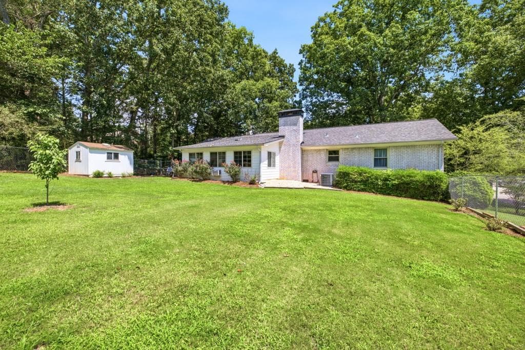 3 bedroom, 2 bathroom, 1,747 sq ft single family residence for sale at 4510 Seminole Drive, Gainesville, GA 30506 — photo 2