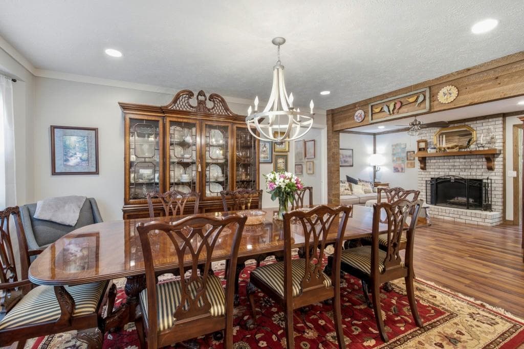 3 bedroom, 2 bathroom, 1,747 sq ft single family residence for sale at 4510 Seminole Drive, Gainesville, GA 30506 — photo 6