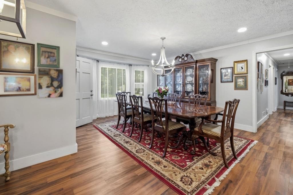 3 bedroom, 2 bathroom, 1,747 sq ft single family residence for sale at 4510 Seminole Drive, Gainesville, GA 30506 — photo 7