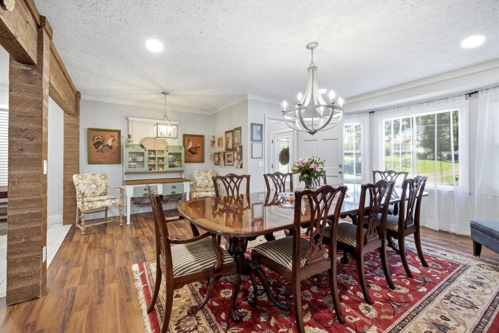 3 bedroom, 2 bathroom, 1,747 sq ft single family residence for sale at 4510 Seminole Drive, Gainesville, GA 30506 — photo 8