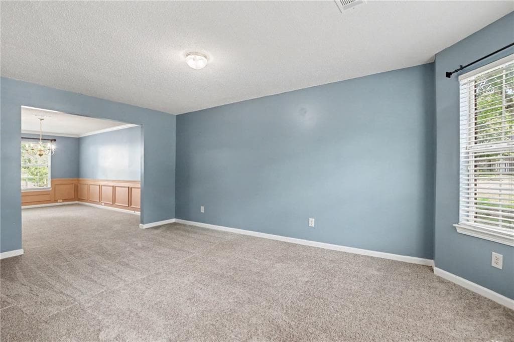 5 bedroom, 3 bathroom, 3,158 sq ft single family residence for sale at 373 Kentwood Springs Drive, Hampton, GA 30228 — photo 7