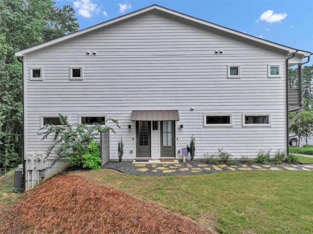 2 bedroom, 3 bathroom, 1,250 sq ft condominium for sale at 4826 Allatoona Gateway, Acworth, GA 30101