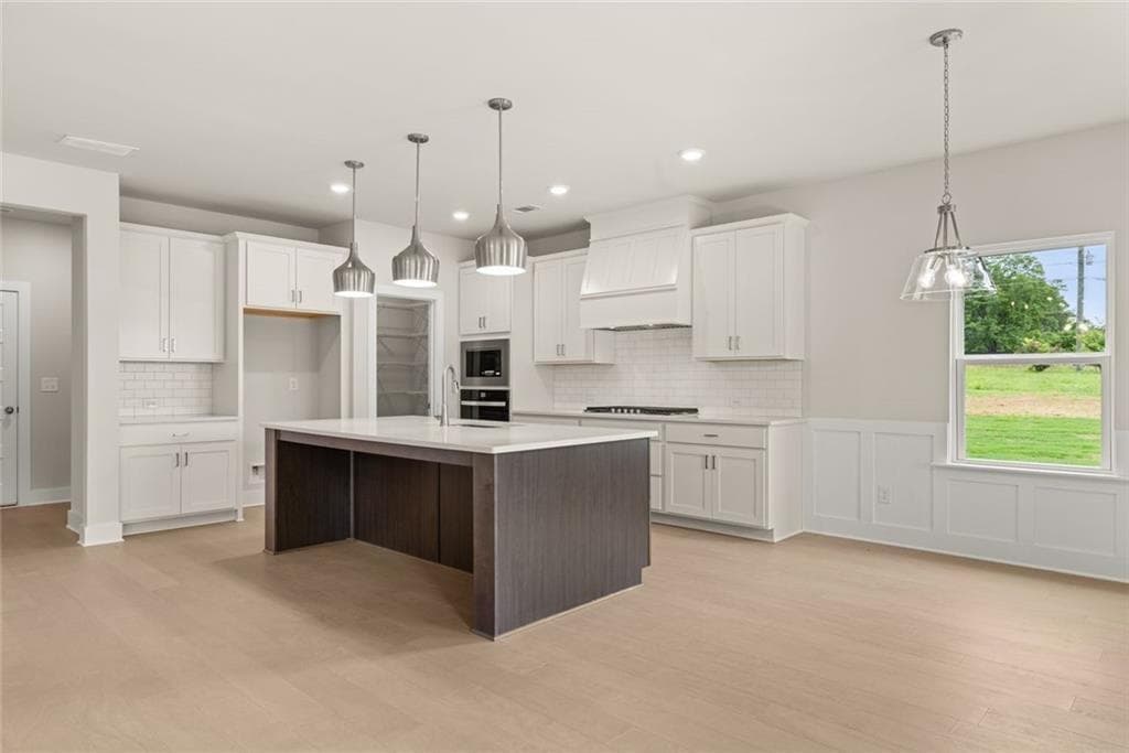 5 bedroom, 5 bathroom, 3,027 sq ft single family residence for sale at 8315 Creekside Overlook Drive, Gainesville, GA 30506 — photo 6
